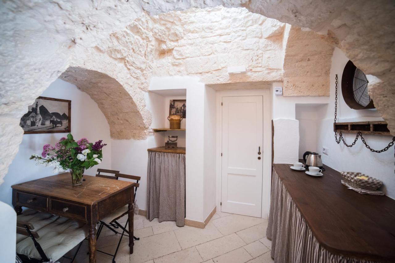 Charming Trulli Aparthotel Alberobello Exterior photo