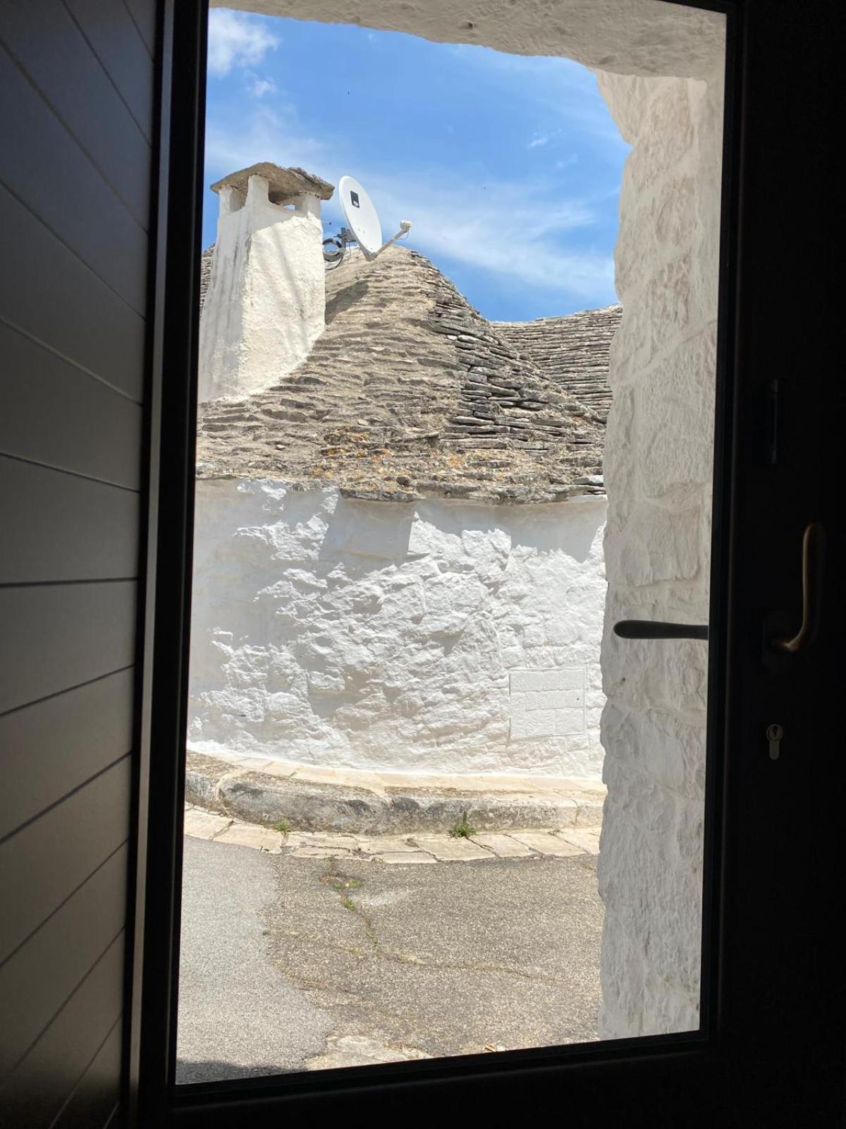 Charming Trulli Aparthotel Alberobello Exterior photo